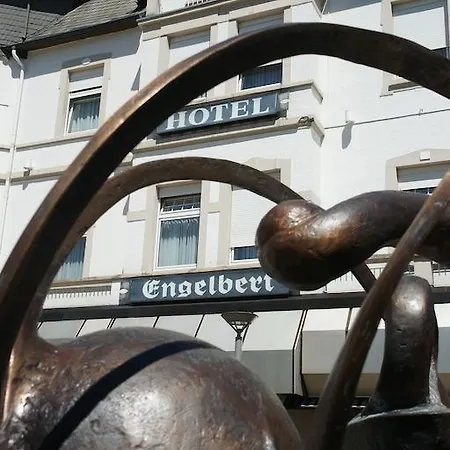 Engelbert 3*
